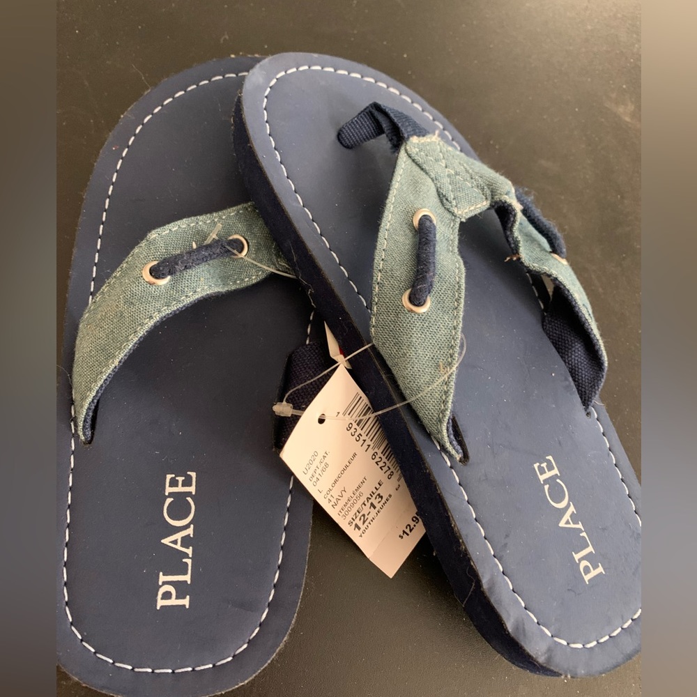 Boys flip flops